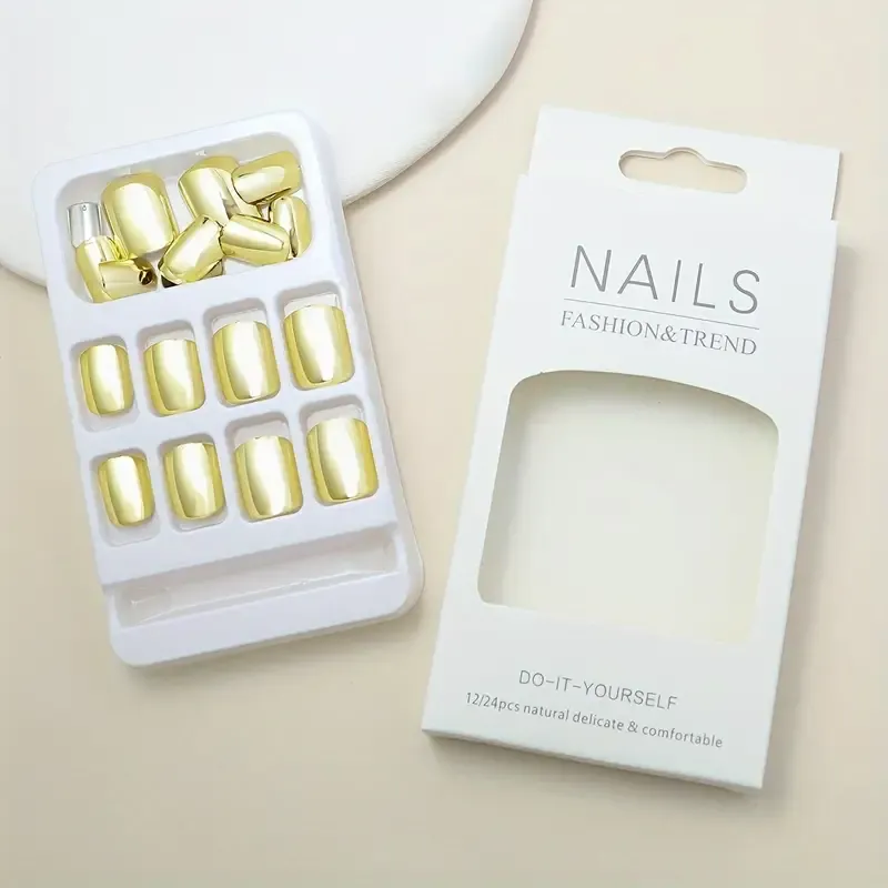 Shiny Punk Style Metallic Golden Color Press On False Nails Chrome Fake Nails Metal Plating Acrylic Short Square Reflective Mirror Nail Art Tip