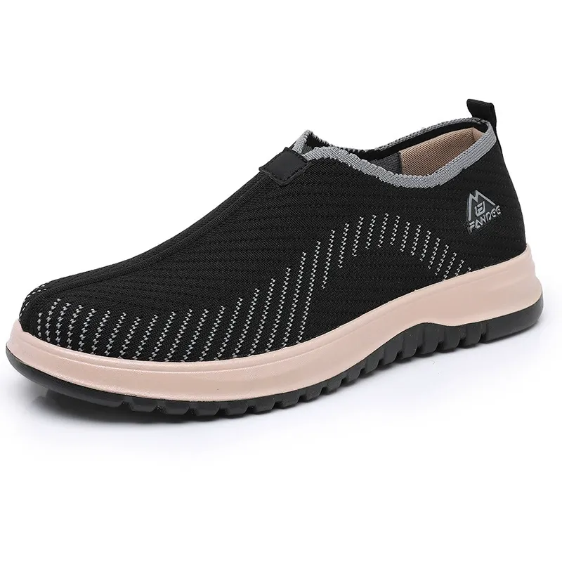 Soft-soled, lightweight, durable, comfortable casual sports versatile one-piece men's shoes