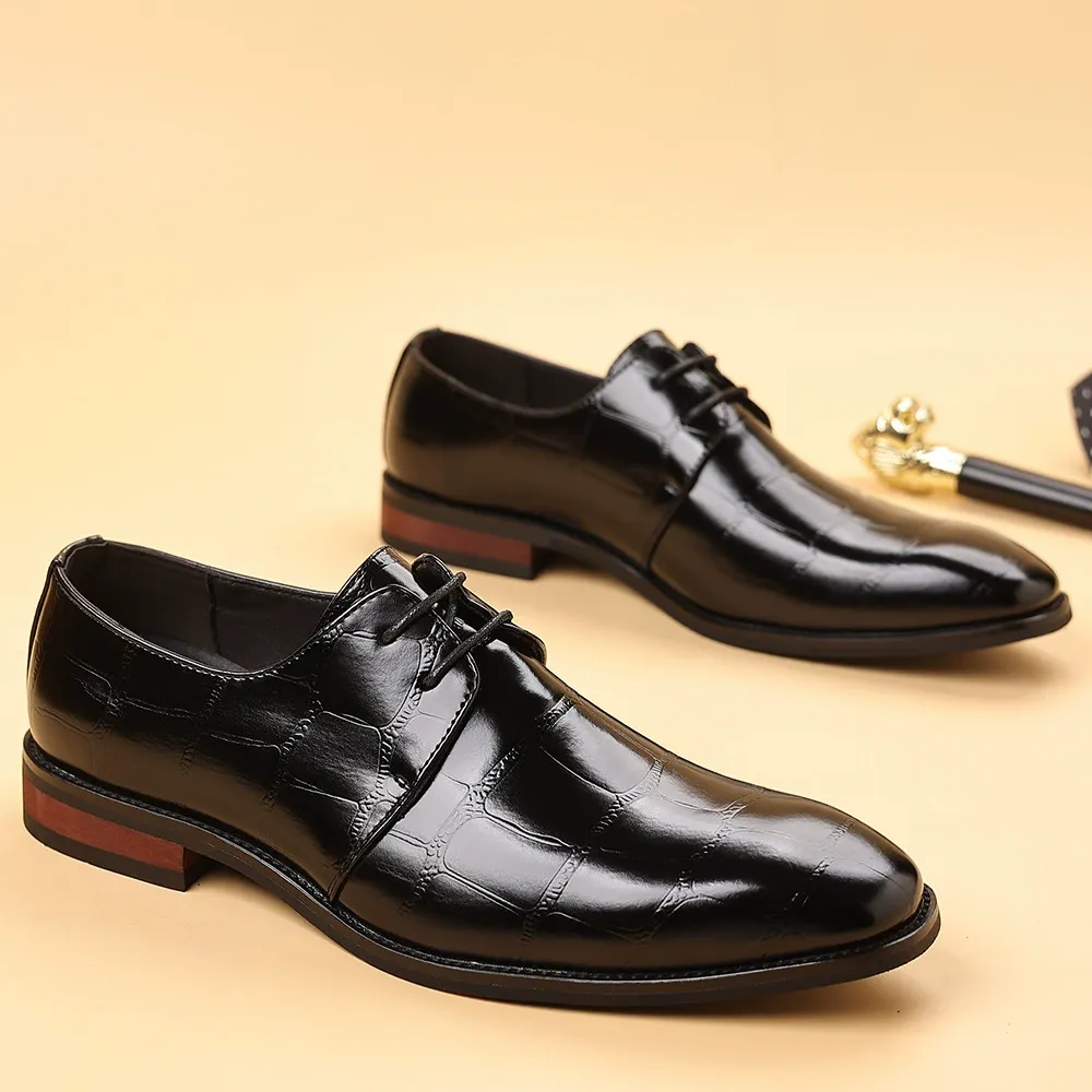 Men's leather shoes new business formal casual shoes British spring breathable plaid pattern large size men's shoes