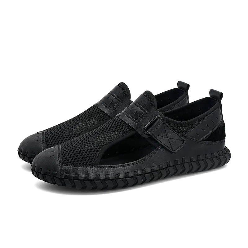 The latest summer anti-slip soft-soled casual flip-flops for men are fashionable and versatile