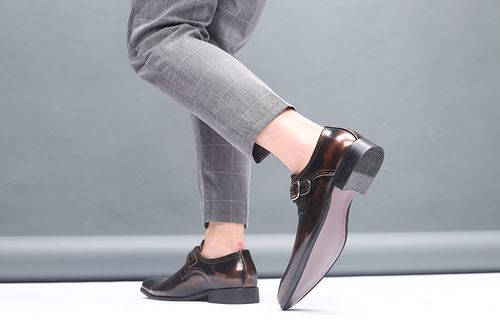 New men's pointed toe British men's leather shoe
