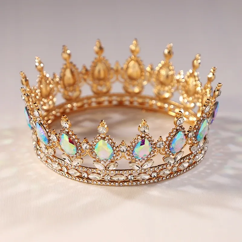 Luxurious gold ladies crown