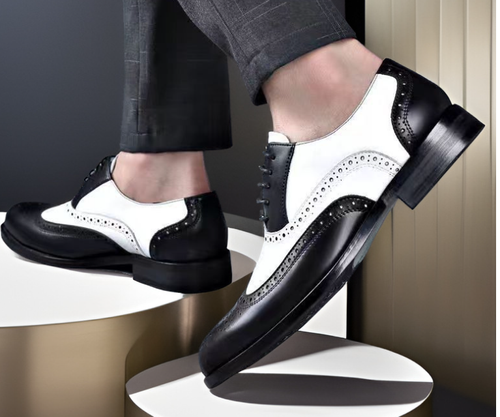 Carved color matching versatile leather shoes
