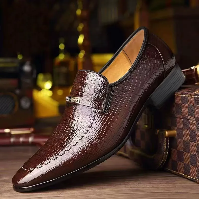 Men's embossed leather shoes with crocodile pattern