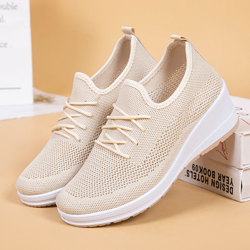 Breathable slip-on casual shoes