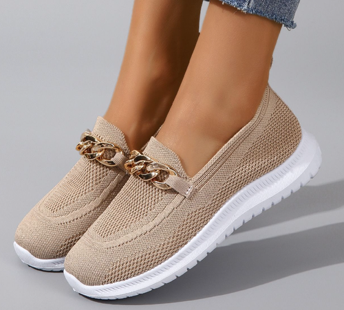 Slip-on knitted breathable and comfortable sneakers