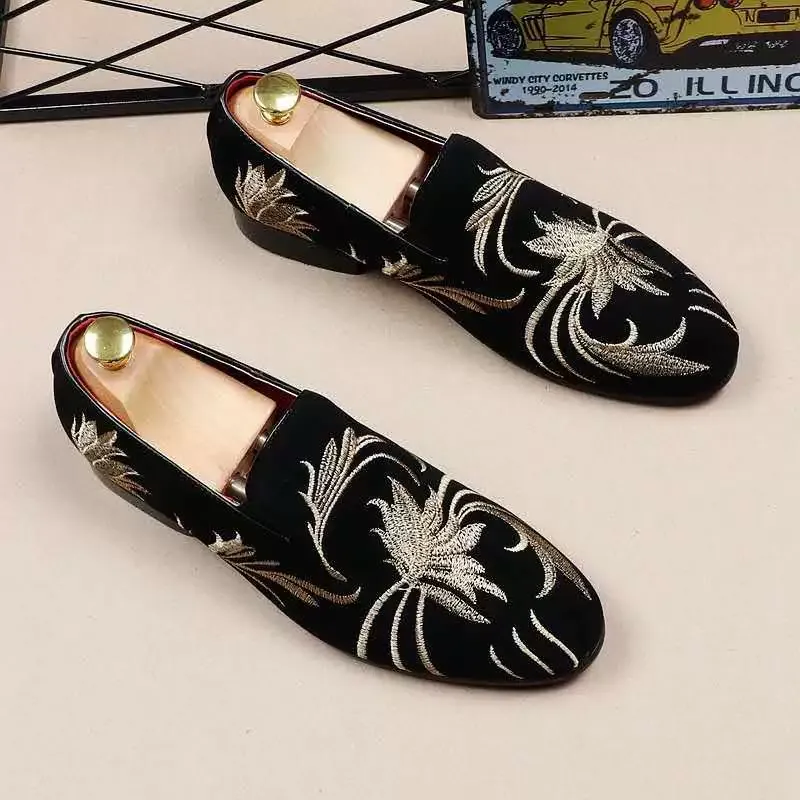 Embroidered loafers with butterfly print men's shoes