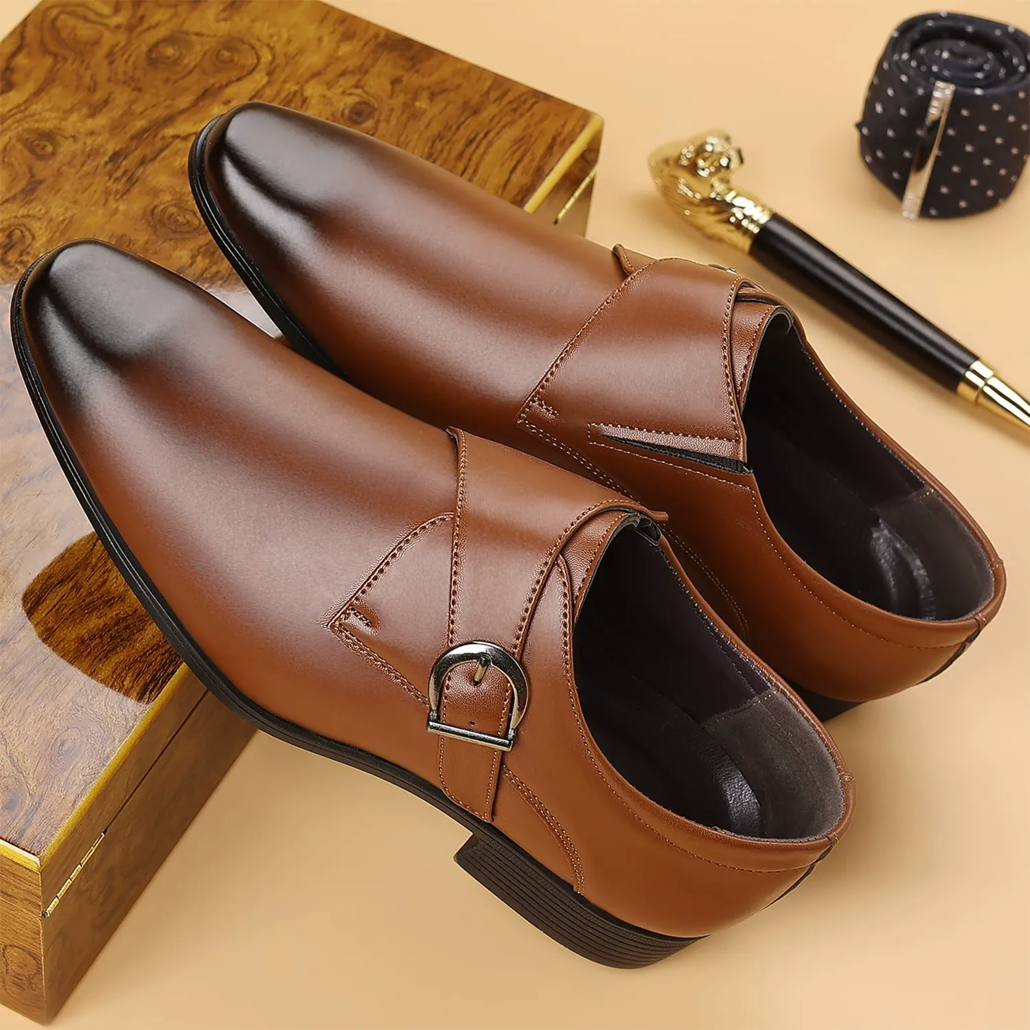 New style pointed toe business leather shoes men's buckle shoes