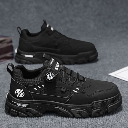Twist-button sports shoes