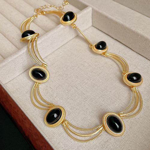 Vintage Style Black Oval