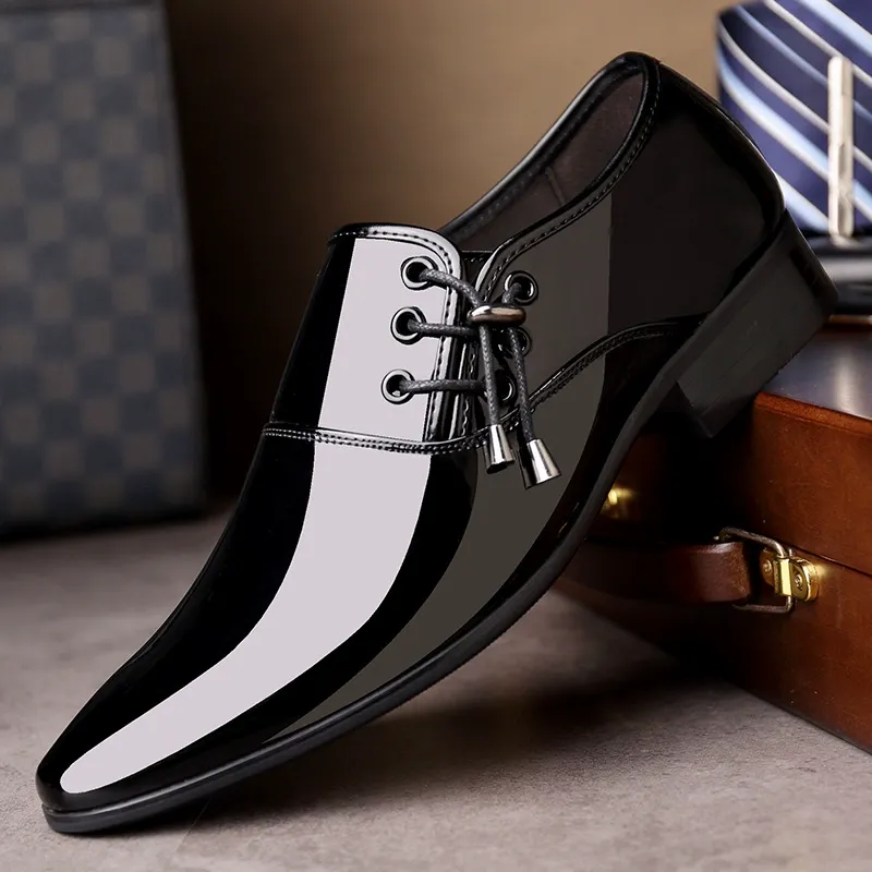 Men's business casual patent leather pointed toe shoes