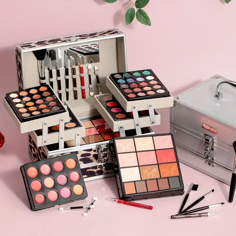 Portable Makeup Set In Berry Shades