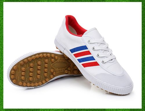 Trendy simple football shoes team broken nai