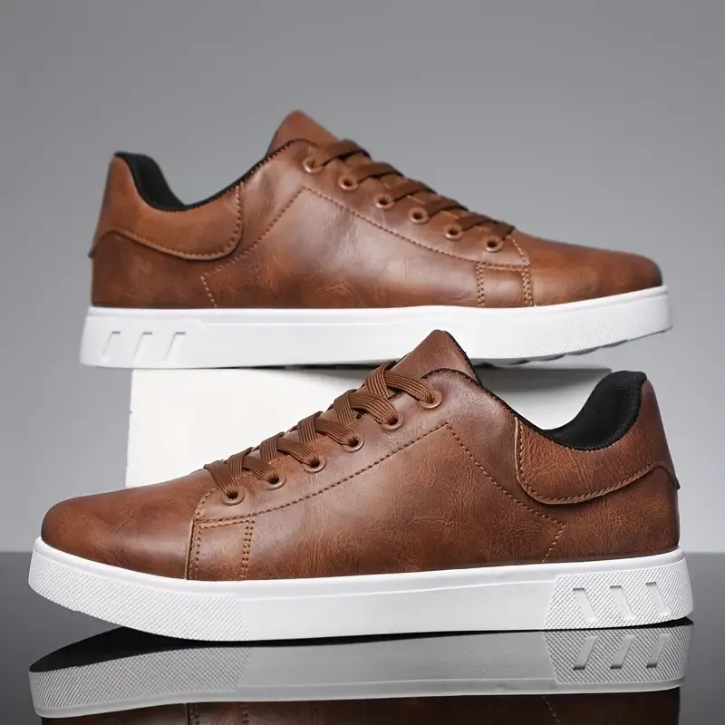 Fashionable Low-Top Sneakers: Perfect for Street Style And Casual Outings