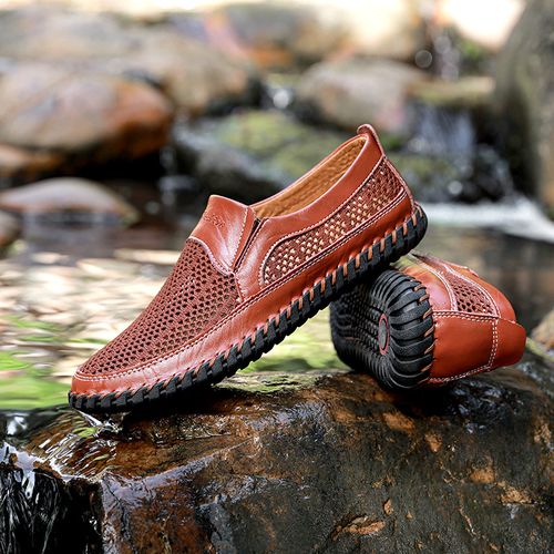 Summer sandals for men: breathable mesh shoes with comfortable soft soles, slip-on leather shoes