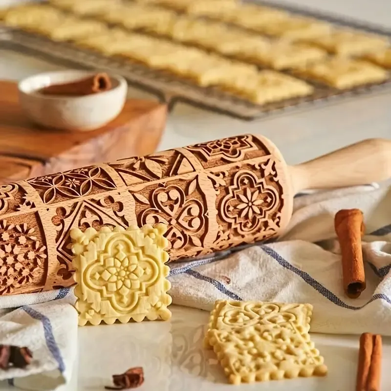1pc Embossing Rolling Pin, Printing Rolling Pin, Wooden Christmas Printing Rolling Pin (34.98cm X 4.5cm), Flower Pattern Dough Roller, For Pizza, Pie, Dumplings, Noodles, And More, Kitchen Accessories, Household Kitchen Supplies for restaurants