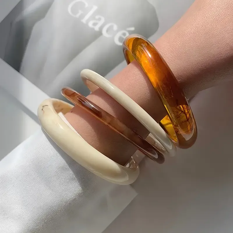 4pcs Elegant Vintage Amber Resin Bracelet Set - Chic & Simple Design for Casual Attire