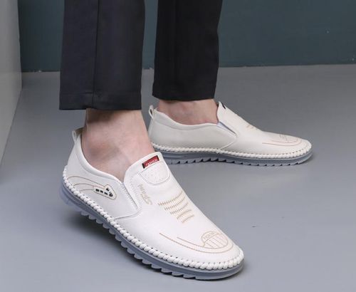 Handmade soft-soled breathable hole-patterned loafers