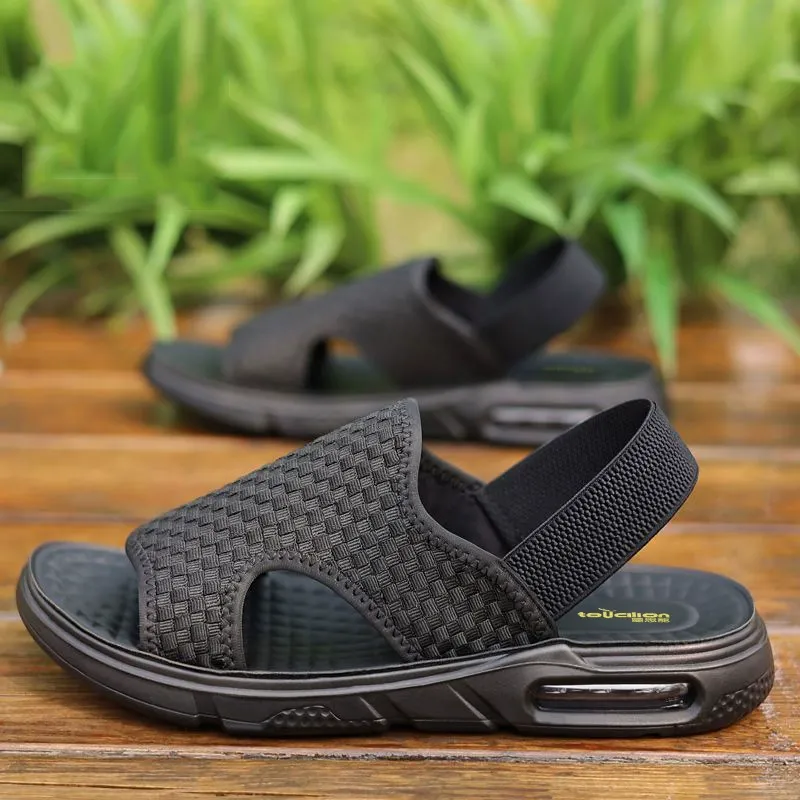 The 2025 summer new men's sandals, flip-flops, sporty and casual soft-soled beach shoes