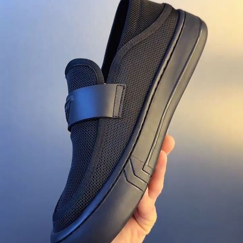 Men's ultra-light and breathable ice silk mesh surface breathable board shoes