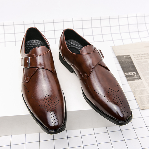 Low-top carved pointed leather shoes