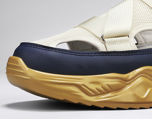 Men's Summer Outdoor Sandals: Openwork Breathable Casual Thick-Sole Beach Shoes for Men