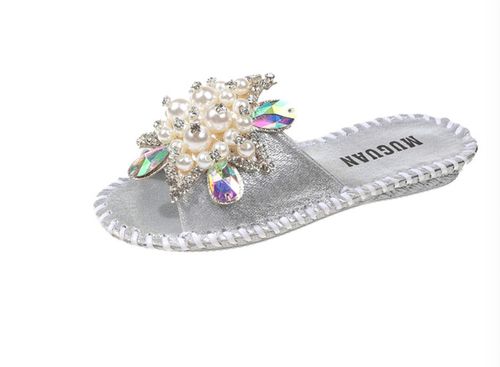Elegant Floral Pearl