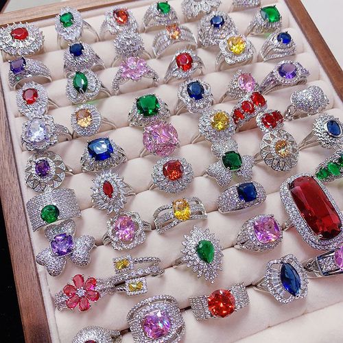 Full diamond-set zircon ring