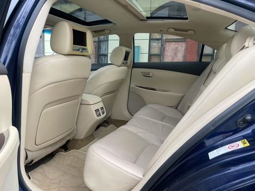 Toyota Lexus ES240: 2012 Vehicle, 240 Special Limited Edition. Multi-function power steering wheel Dual power seats with table heating and ventilation Dual sunroof (panoramic) 6-disc CD, cruise control All cars are fine and accident-free