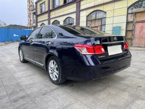 Toyota Lexus ES240: 2012 Vehicle, 240 Special Limited Edition. Multi-function power steering wheel Dual power seats with table heating and ventilation Dual sunroof (panoramic) 6-disc CD, cruise control All cars are fine and accident-free
