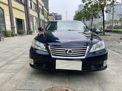 Toyota Lexus ES240: 2012 Vehicle, 240 Special Limited Edition. Multi-function power steering wheel Dual power seats with table heating and ventilation Dual sunroof (panoramic) 6-disc CD, cruise control All cars are fine and accident-free