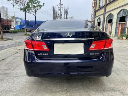 Toyota Lexus ES240: 2012 Vehicle, 240 Special Limited Edition. Multi-function power steering wheel Dual power seats with table heating and ventilation Dual sunroof (panoramic) 6-disc CD, cruise control All cars are fine and accident-free