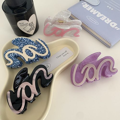 Wavy Shark Clips