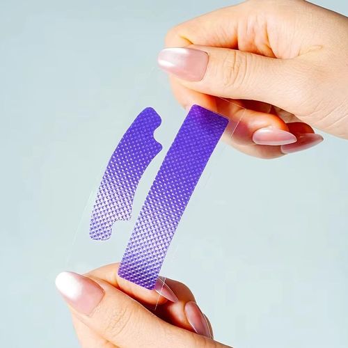 Skin-whitening patches