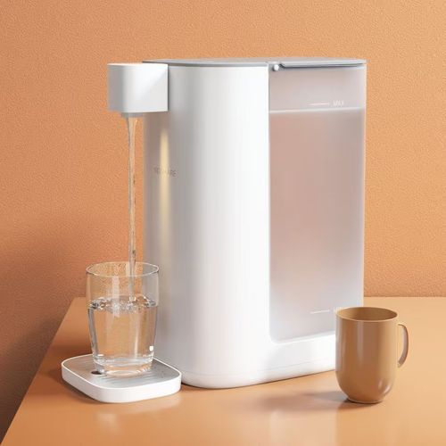 The two-in-one tea-making and drinking machine can automatically produce tea water.