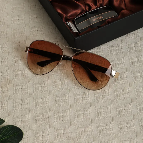 Elegant Men's Business Style Gift Set 1pc4pcs Quartz Watch Faux Leather Belt Fashion Glasses Faux Leather Wallet Electronic Alloy Case Battery Powered Gift Box for Any Occasion