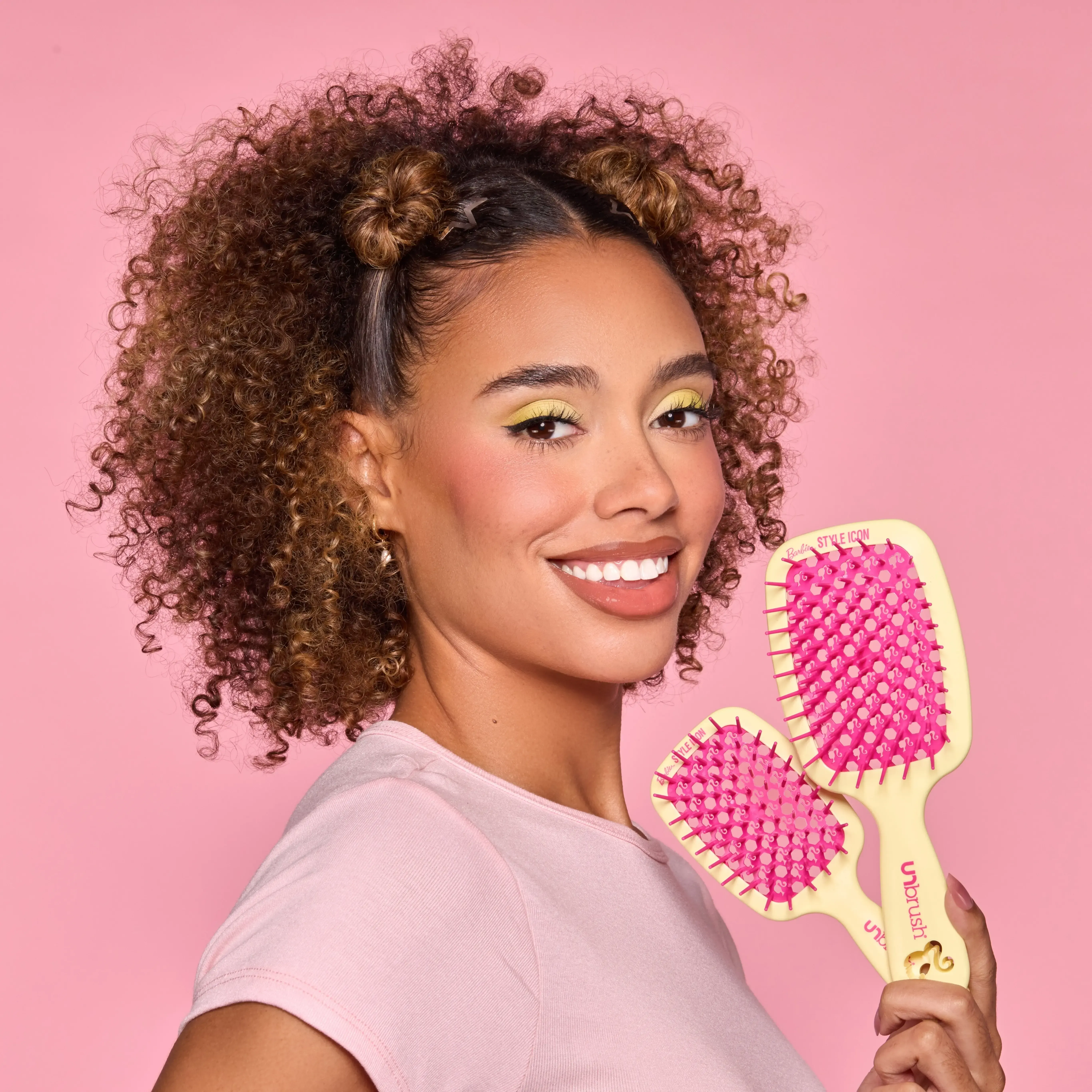 You And Your Family Are Sure To Like It ! 2 pcs UNbrush Barbie Detangling Brush