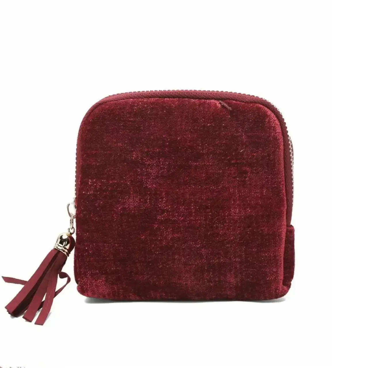 Every woman should have her own jewelry bag - suitable for storing jewelry at home, during travels, and at parties, etc.
