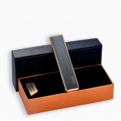 The same ultra-thin rechargeable lighter as the internet celebrity