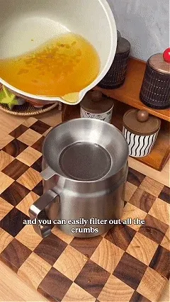 68 oz (approx. 2L) 304 Stainless Steel Deep Fryer Pot (with Frying Basket and Strainer) – Large-Capacity Kitchen Oil Bacon Grease Storage Container – Suitable for Frying, Cooking, and Camping – Features Oil Filtration – Dishwasher Safe