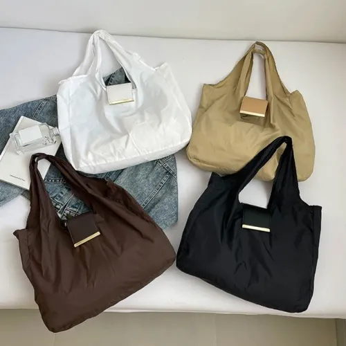 Reusable Mini Keychain Tote Bag Large Capacity Eco-Friendly Foldable Shopping Bag Key Ring Lightweight Expandable Reusable Bag