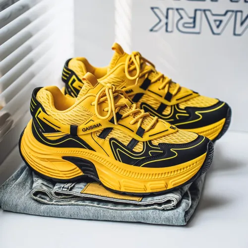 Anti smashing and anti stabbing sports safety shoes