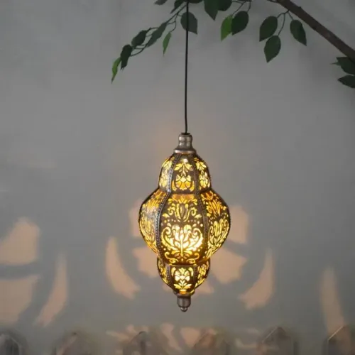 Solar Powered Light Hollow-out Lantern European Style Courtyard Garden Decoration Artistic Atmosphere Pendant Light Projection