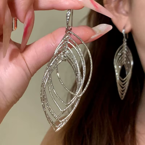 Oval Hollow Long Tassel Dangle Earrings Exaggerated Light Luxury Metal Gold Color Earrings Ear Jewelry Fashion Style Hook