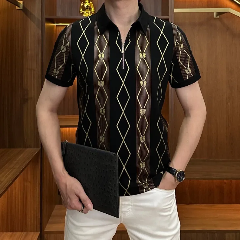 Short-sleeved top with black and gold striped diamond pattern