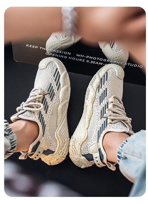 Breathable woven mesh shoes with soft soles and lightweight anti slip properties