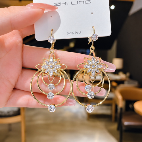 2pcs French Elegance Personality Flower Circle Exquisite Earrings for Women Light Luxury Inlay Drill Earrings Party Jewelry Accessory