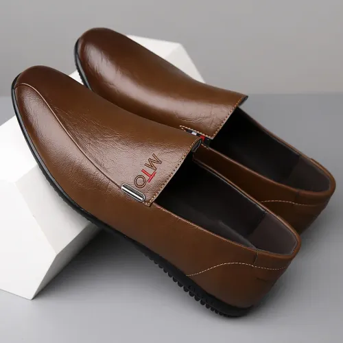 Men's Slip-On Driving Shoes Soft Upper Casual round Toe Low Heel Fashionable Leather Shoes Comfortable All-Season Footwear