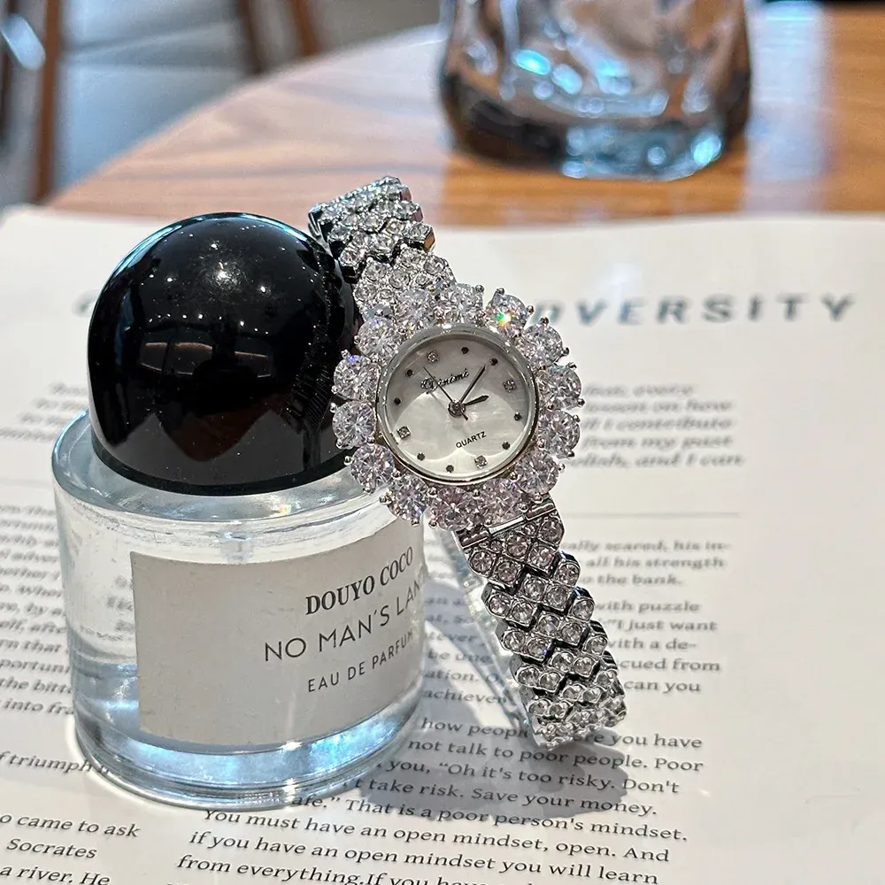 Ladies' Quartz Crystal Bracelet Watch Luxury Diamond Shining