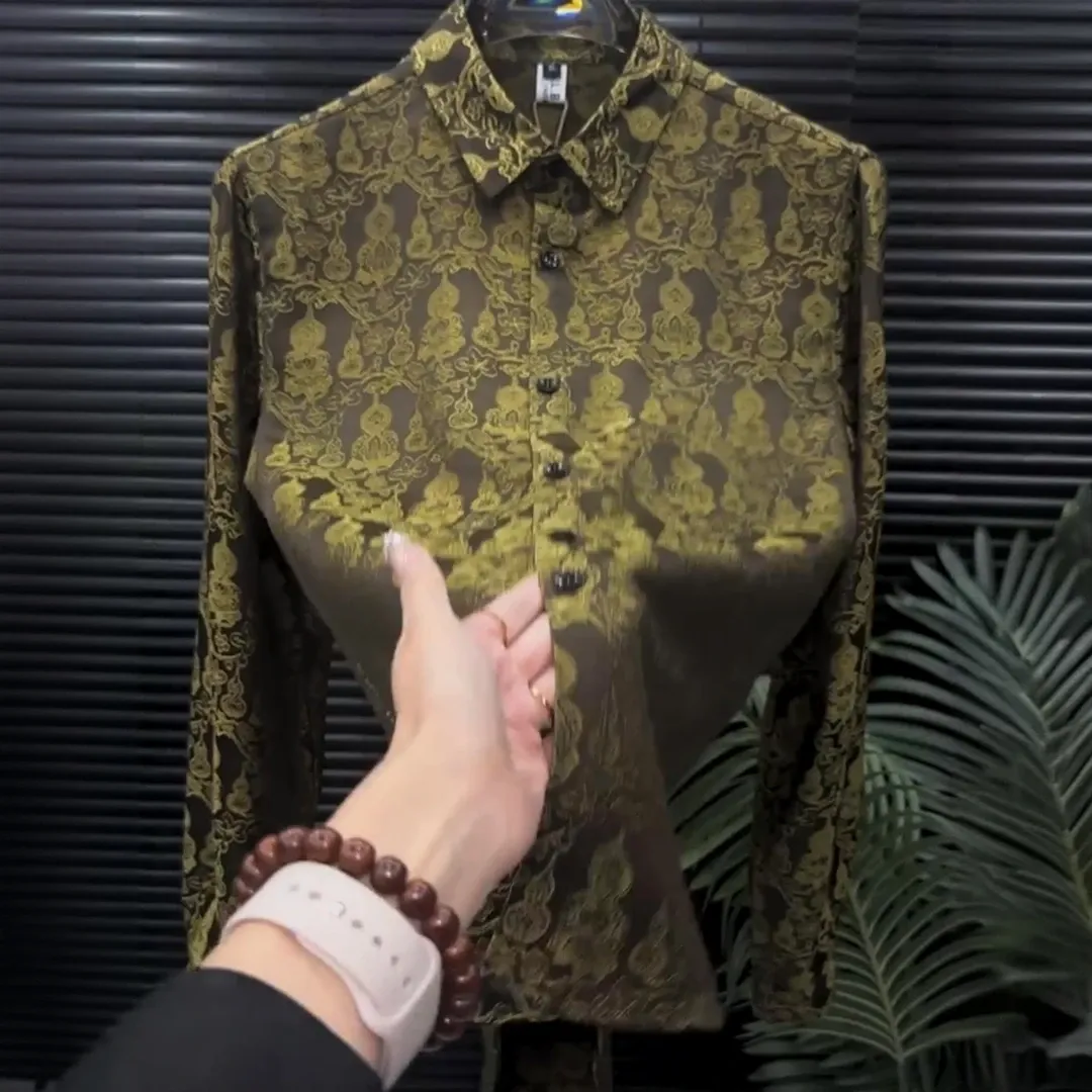 Long-sleeve shirt with gold-thread gourd print